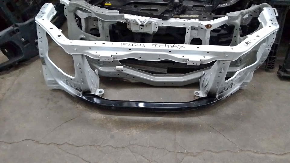 ISUZU D-MAX CRADLE - Private Seller ISUZU D-MAX CRADLE - Private Seller