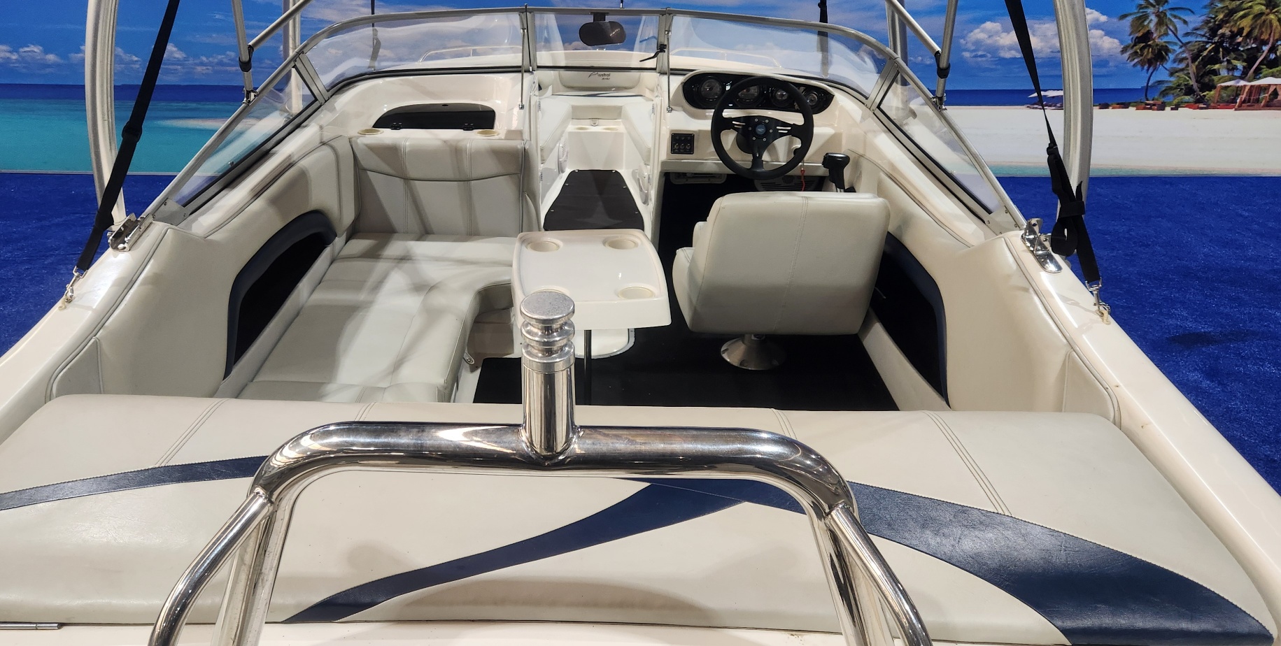 PANACHE 2150 LX ON TRAILER 250 HP MERCURY VERADO 4 STROKE 147 HOUR