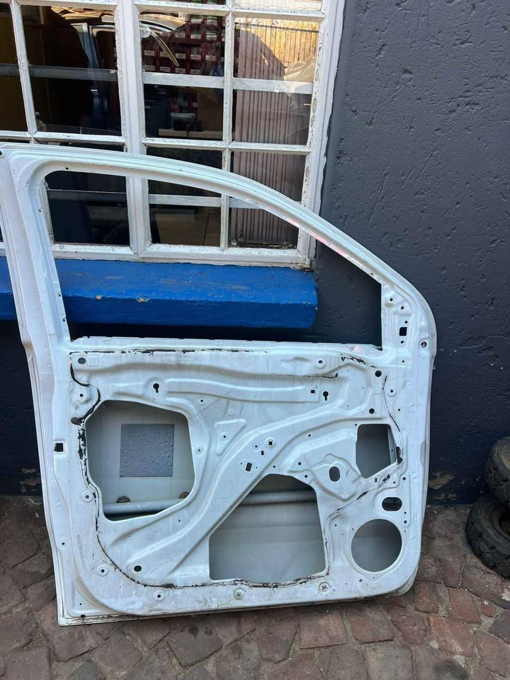 Ford ranger T7 left front door available Call or whatsapp Carl @Circle 7used parts - Private Seller Ford ranger T7 left front door available Call or whatsapp Carl @Circle 7used parts - Private Seller