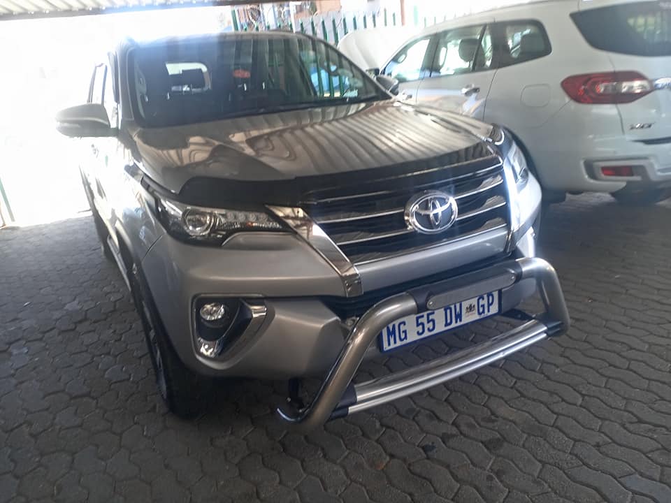 Toyota Fortuner 2.8GD6 4x2 Automatic Diesel 7seater  2020 Silver   Service book