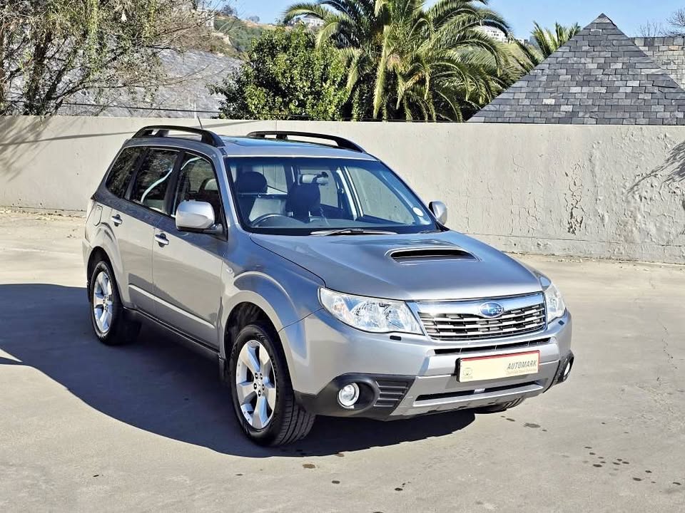 SUBARU FORESTER 2.5 TX AUTOMATIC LOW MILEAGE WITH SERVICE HISTORY