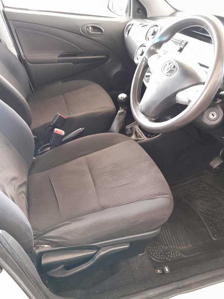 2020 TOYOTA ETIOS 1.5 HATCHBACK