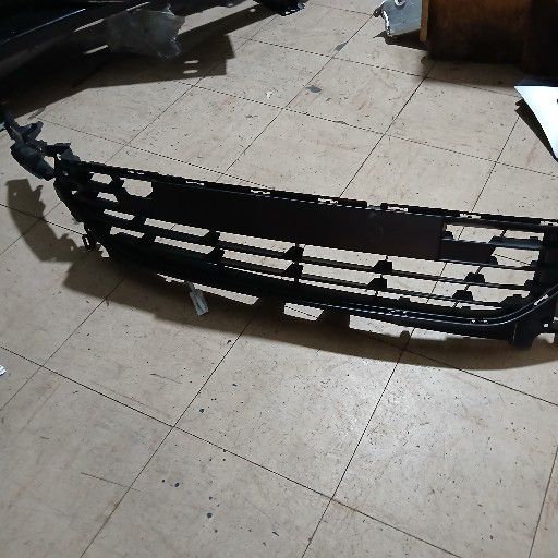 Renault Clio 4 grill - Private Seller Renault Clio 4 grill - Private Seller
