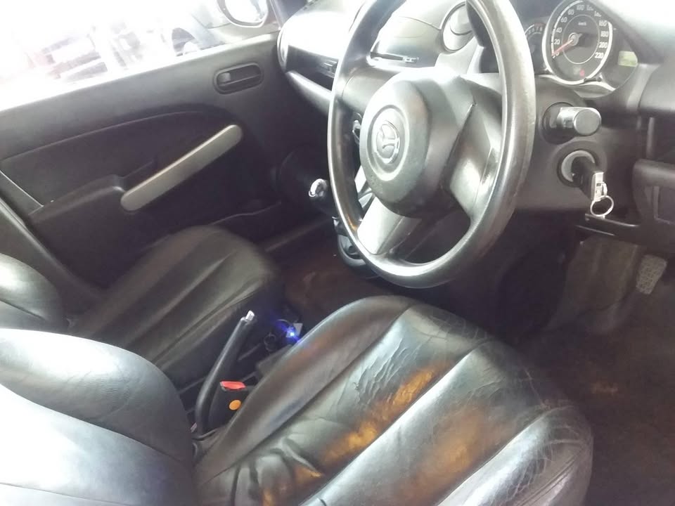 2012 model Mazda 2 dynamic manual petrol