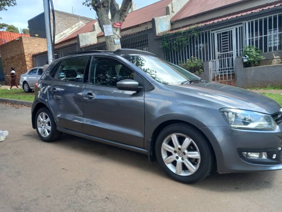 2013 VW Polo 6 Hatchback 1.6 Petrol, Manual, Grey, Sunroof 92000kms