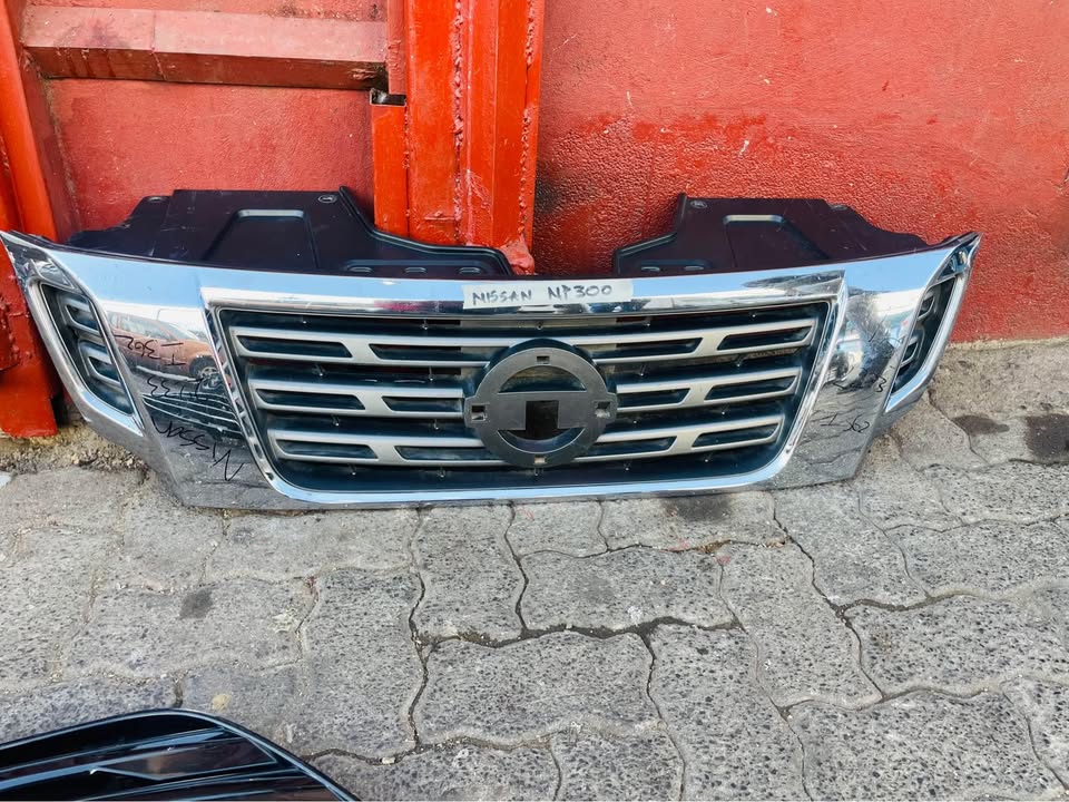 Nissan Np300 grille - Private Seller Nissan Np300 grille - Private Seller