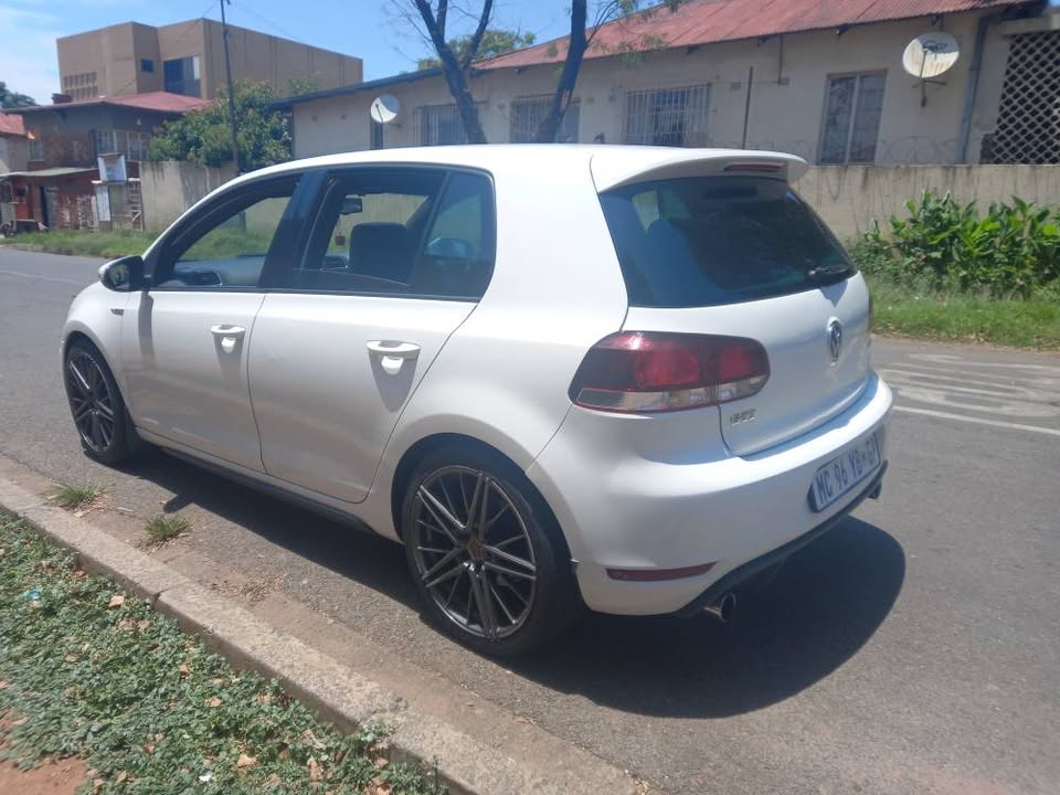 2011 VW Golf 6 GTI 2.0 Petrol Automatic Transmission White Color Mileage 75000kms