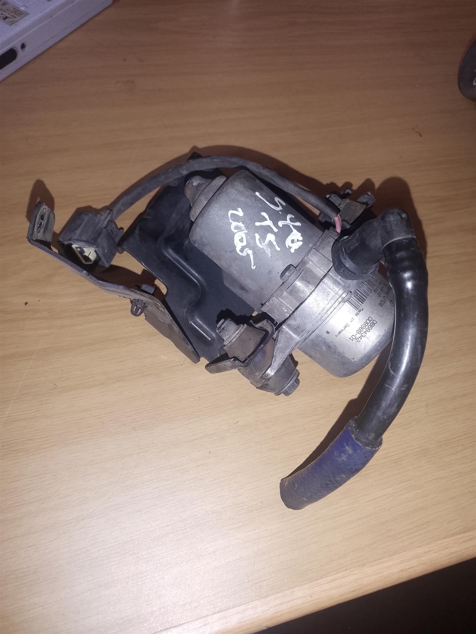 VOLVO S40 T5 2005 VACUUM PUMP AVAILABLE FOR SALE (DELIVERY COUNTRY WIDE) - Private Seller VOLVO S40 T5 2005 VACUUM PUMP AVAILABLE FOR SALE (DELIVERY COUNTRY WIDE) - Private Seller
