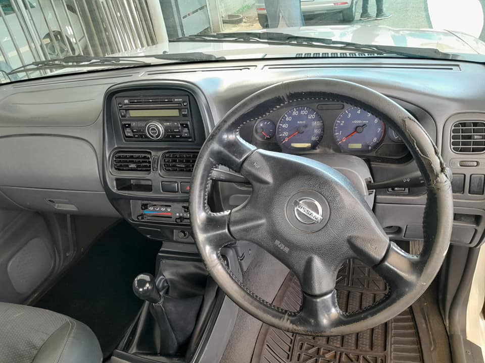 2011 NISSAN NP300 2.4 HARDBODY DOUBLE CAB MANUAL