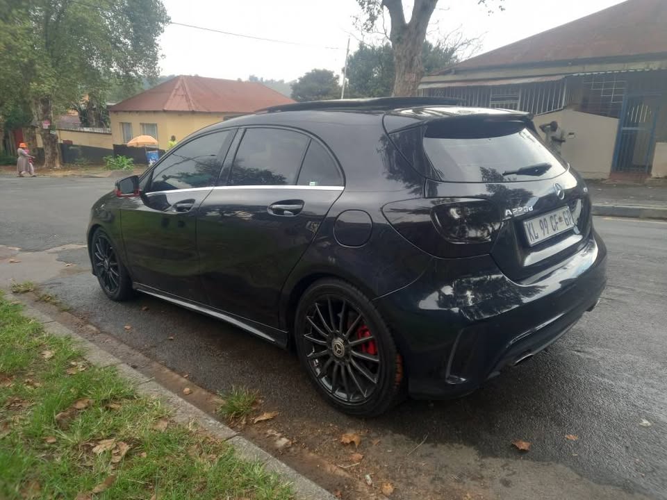 2015 Mercedes Benz A220D CDI Automatic, Diesel AMG, Black,76000kms, Sunroof, Reverse Camera.