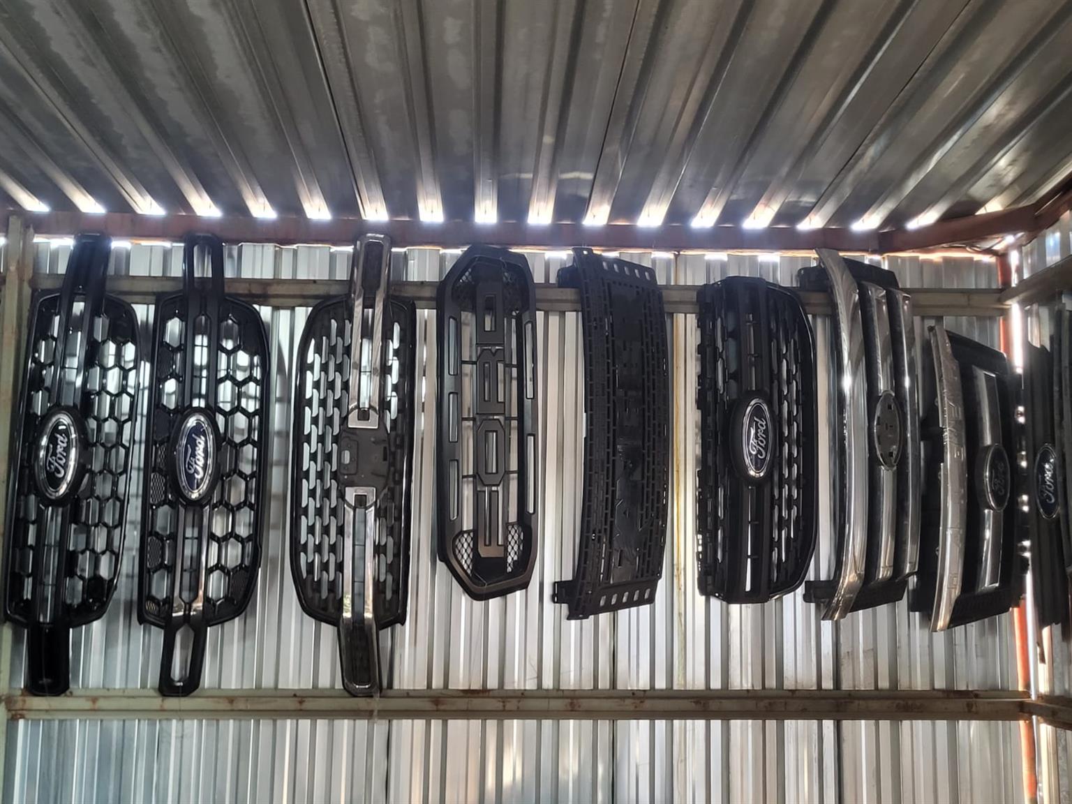 BAKKIE GRILL'S TOYOTA HILUX D4D /GD 6 - Private Seller BAKKIE GRILL'S TOYOTA HILUX D4D /GD 6 - Private Seller