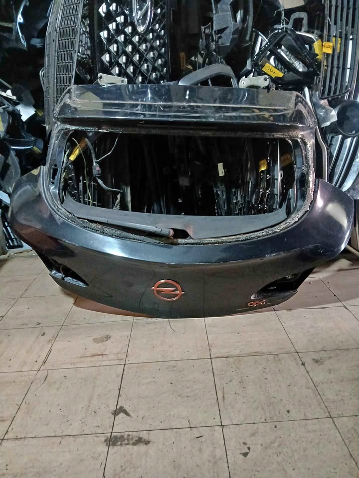 Opel opc tailgate - Private Seller Opel opc tailgate - Private Seller