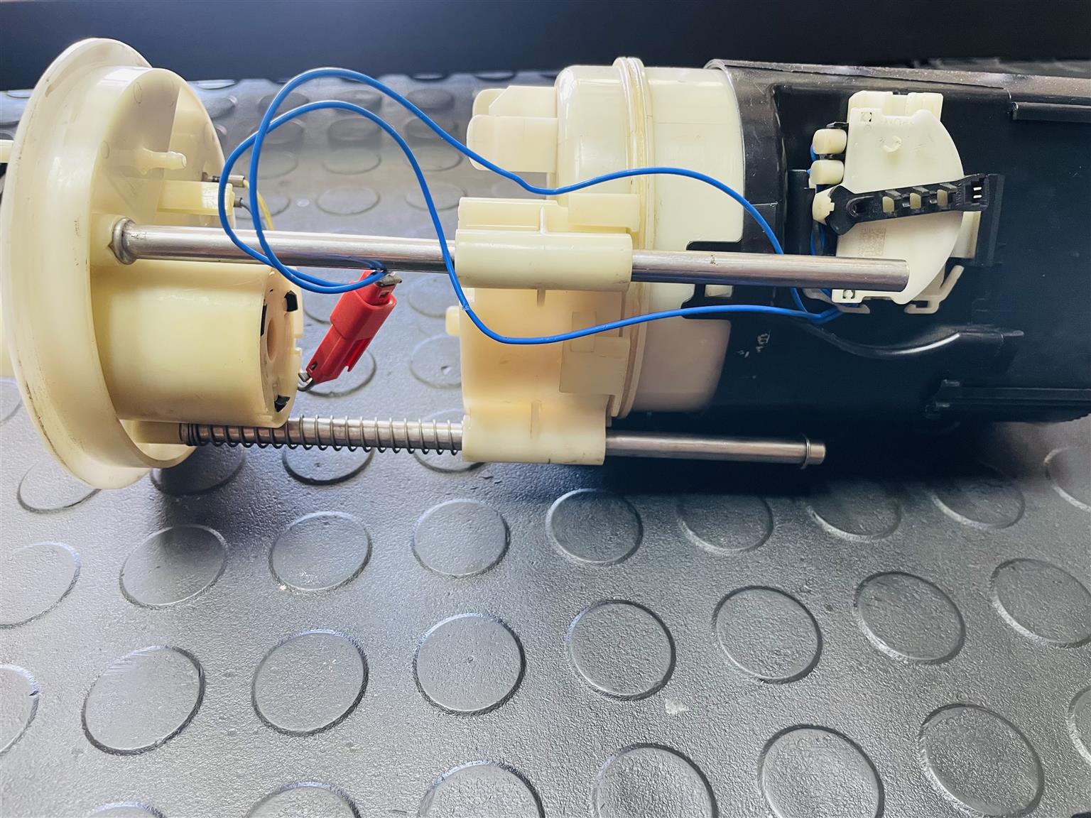 BMW - X6 (E71, E72) - Fuel pump - Private Seller BMW - X6 (E71, E72) - Fuel pump - Private Seller