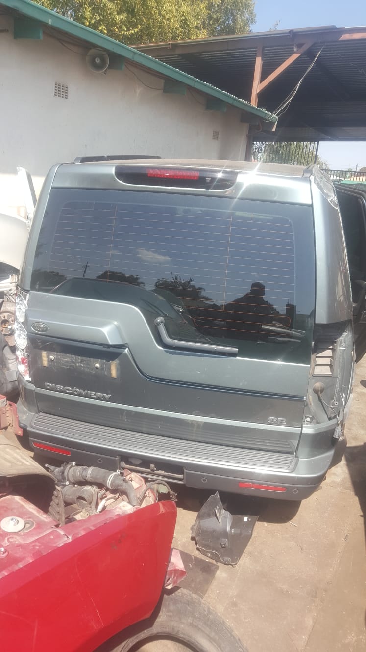 2011 Discovery 4 3.0 SDV6 SE Spares - Grey in colour - Private Seller