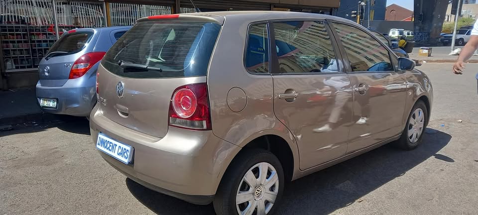 2016 VW POLO VIVO 1.4 MANUAL TRANSMISSION, GOLD, 81000KM, USED ACCIDENT FREE NO DAMAGE