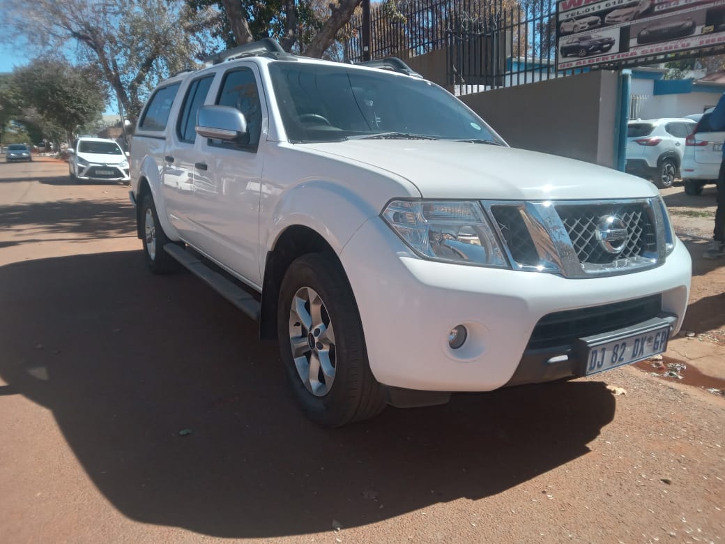Used 2014 Nissan Navara 2.5dCi double cab 4x4 titanium - Private Seller Used 2014 Nissan Navara 2.5dCi double cab 4x4 titanium - Private Seller