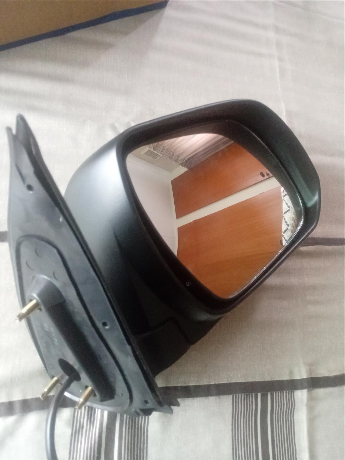 Toyota Electric door mirror with indictor - Private Seller Toyota Electric door mirror with indictor - Private Seller