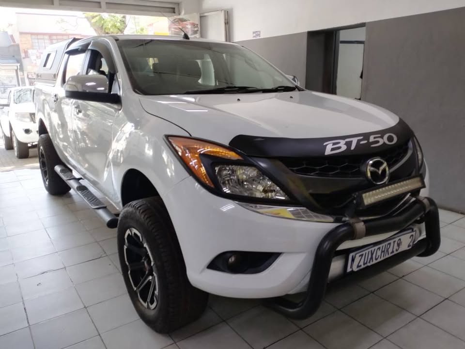 2015 MAZDA BT50  2.2 DOUBLE CAB MANUAL
