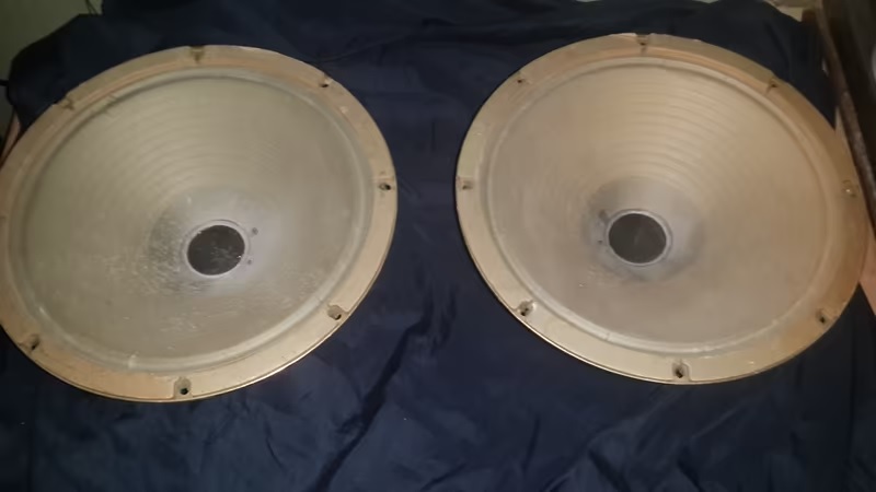 Pair of 30 watt 8ohm 30cm diameter made in Japan from old  fender twin reverb gu Pair of 30 watt 8ohm 30cm diameter made in Japan from old  fender twin reverb gu
