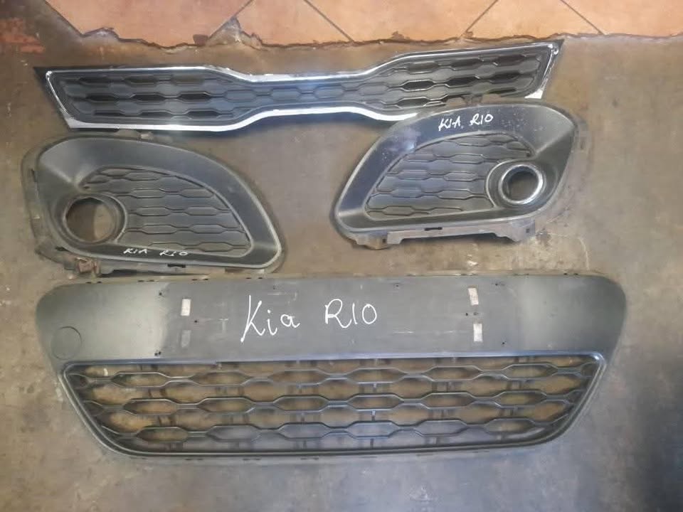 Kia Rio front Grill and foglight cover - Private Seller Kia Rio front Grill and foglight cover - Private Seller