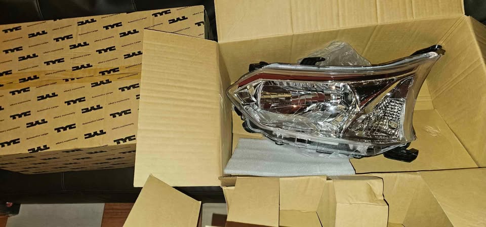 Toyota Avanza Headlights