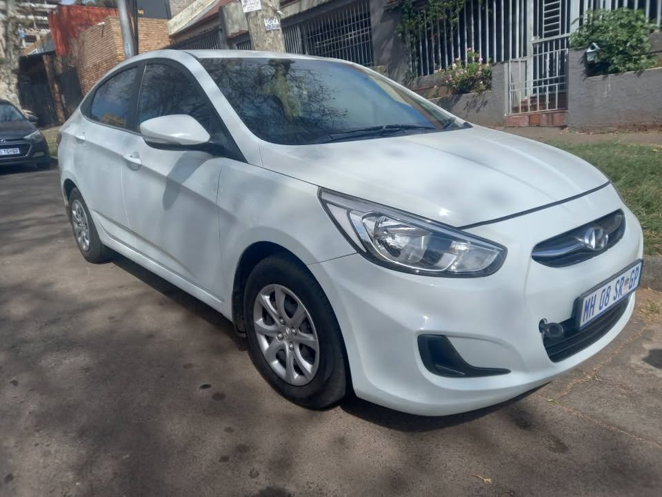 2020 Hyundai Accent Sedan 1.6 Petrol, Manual, White, Service book