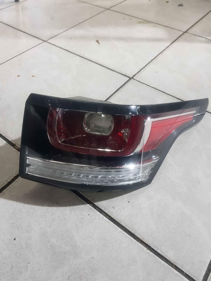 RANGE ROVER SPORT  TAILLIGHT - Private Seller