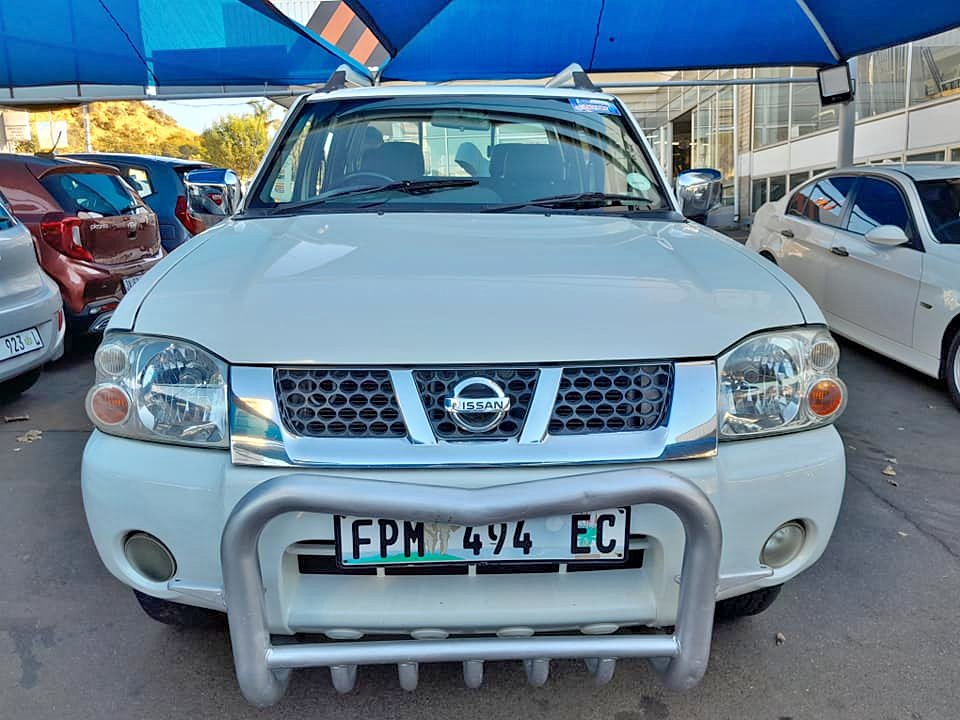 2011 NISSAN NP300 HARDBODY 4X2 DOUBLE CAB MANUAL