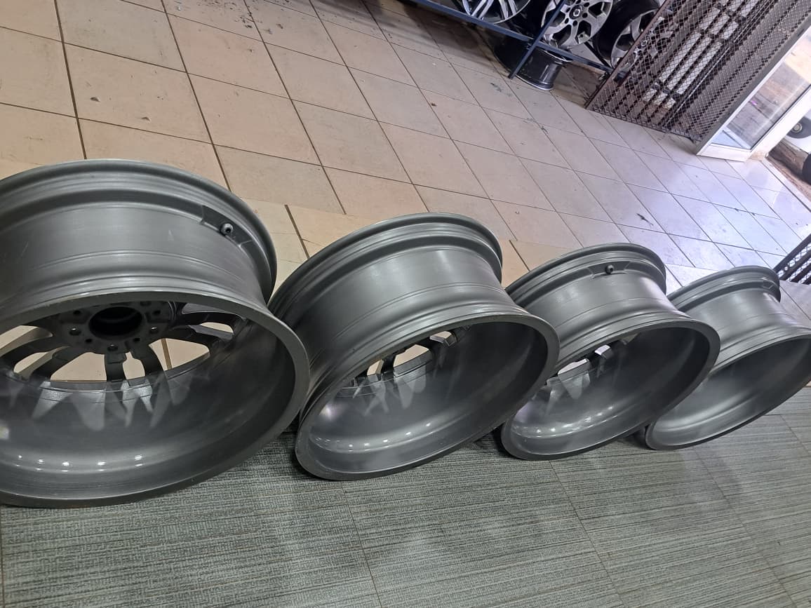 A set of 19inch BMW f30 original mags narrow and wide - Private Seller