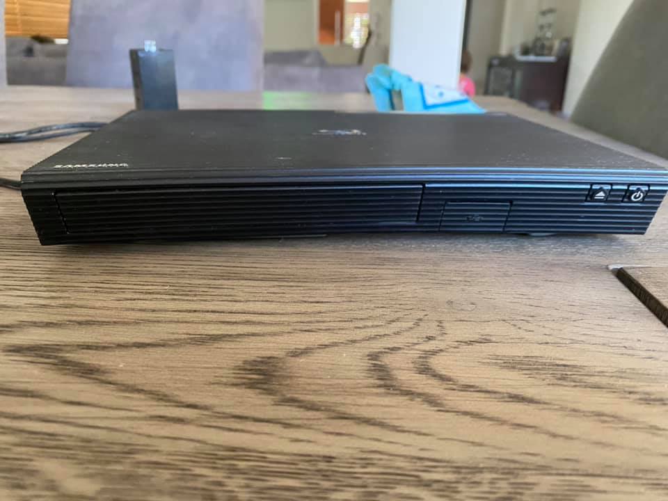 Samsung BluRay DVD Player - No Remote