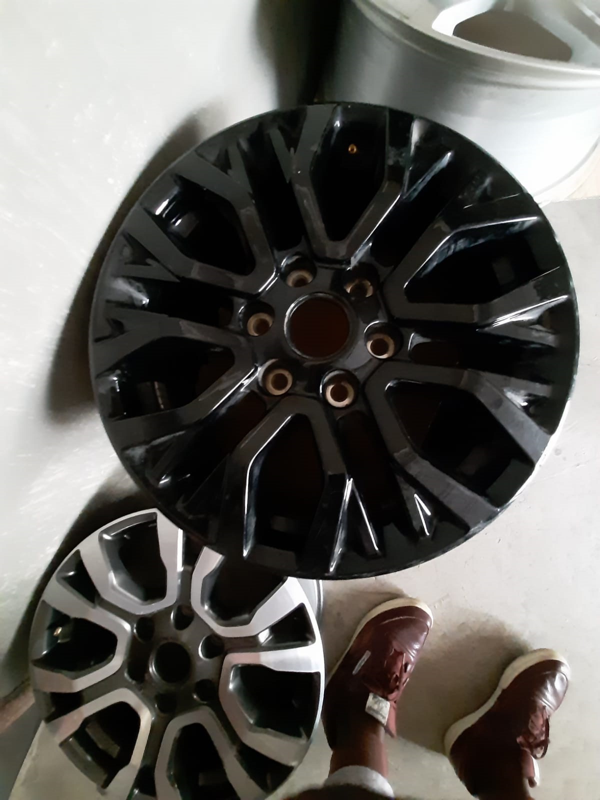 18inch Stormtrack/Thunder original mag to use for spare wheel - Private Seller