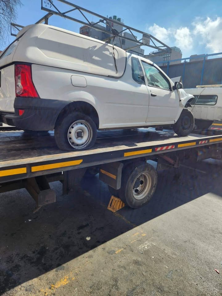 2018 Np200 2018 Stripping for spares - Private Seller