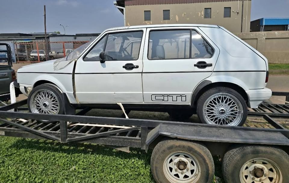 VOLKSWAGEN CITI GOLF 1.3 CARB STRIPPING FOR PARTS - Private Seller VOLKSWAGEN CITI GOLF 1.3 CARB STRIPPING FOR PARTS - Private Seller