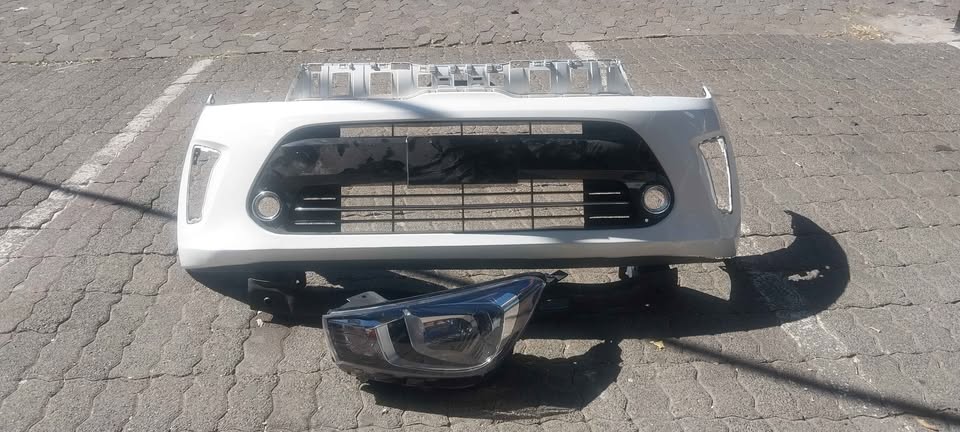 KIA PEGAS 2022 HEADLIGHT AND FRONT BUMPER