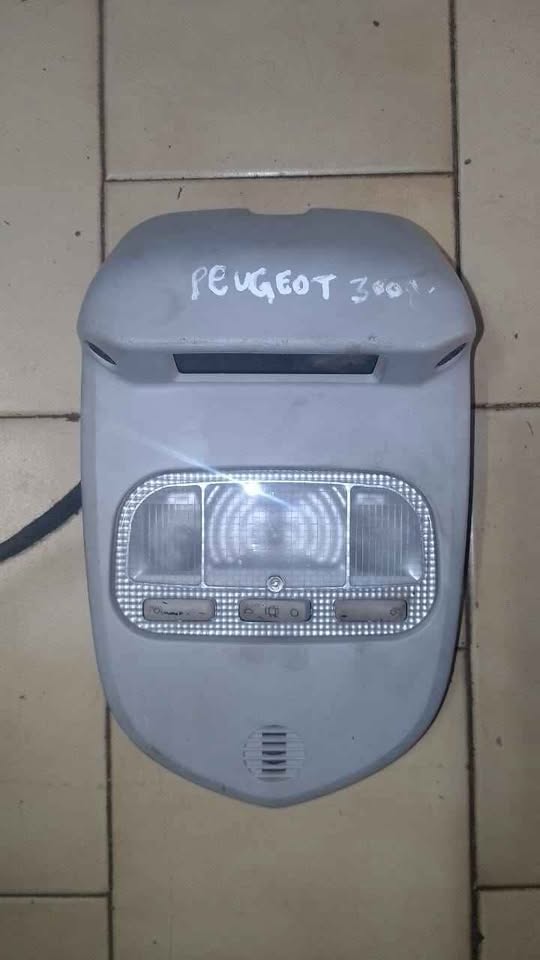 Peugeot 3008 dome light - Private Seller Peugeot 3008 dome light - Private Seller