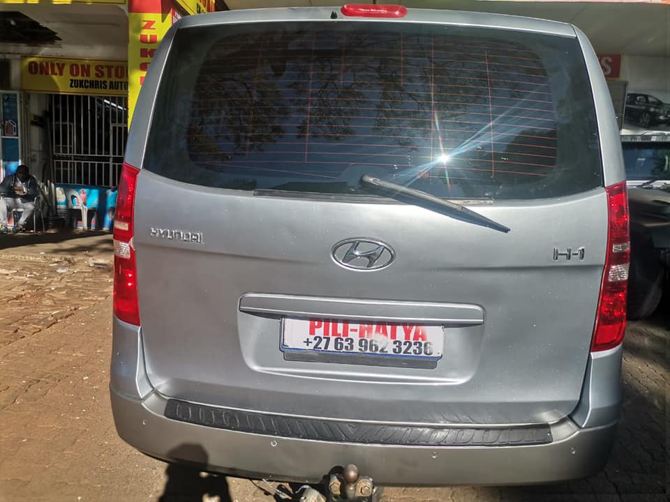 2017 HYUNDAI H1 2.5 CRDI 9 SEATER AUTOMATIC