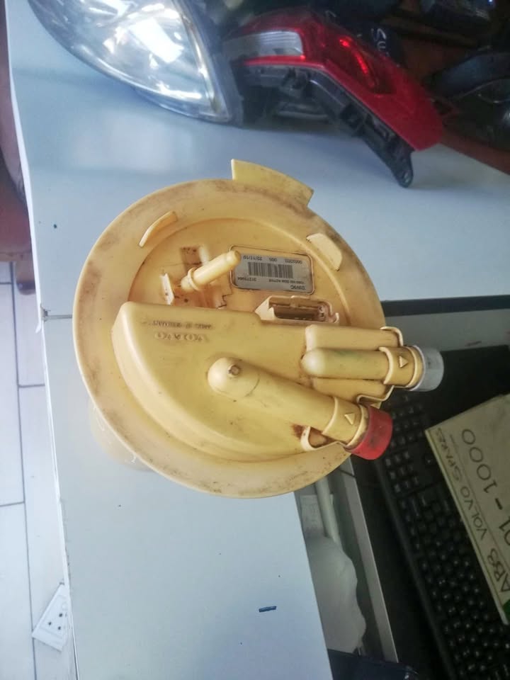 VOLVO S60 D5 2012 FUEL PUMP FOR SALE