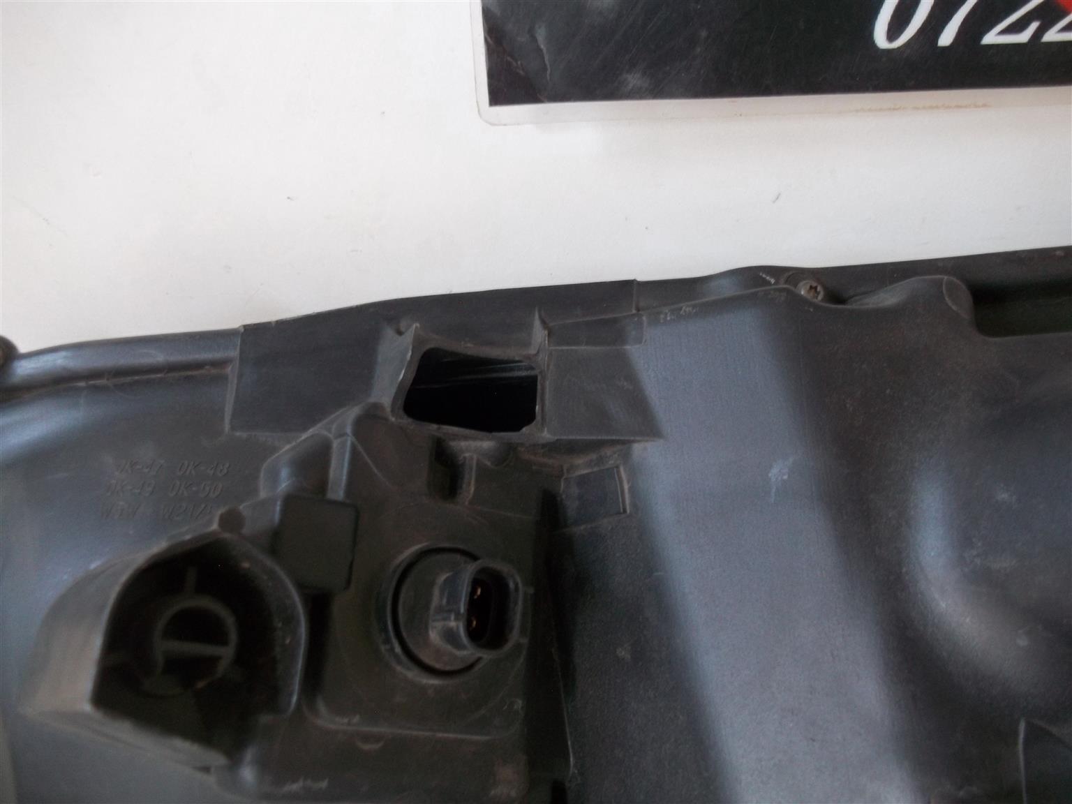 Toyota Hilux '16-'23 right headlight - Private Seller Toyota Hilux '16-'23 right headlight - Private Seller