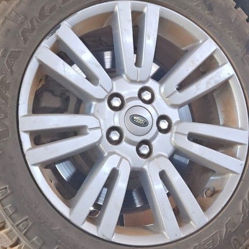 Discovery 4 Rims and Tyres For Sale - Private Seller Discovery 4 Rims and Tyres For Sale - Private Seller