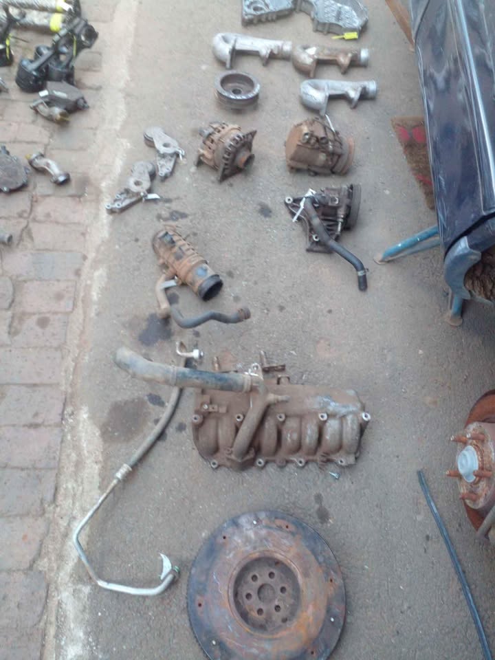 Mahindra scorpio Mhwk pik up 2.2 Engine Parts - Private Seller