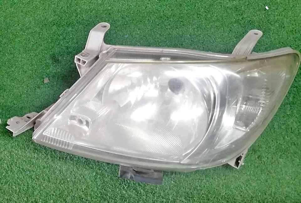 TOYOTA HILUX D4D HEADLIGHTS - Private Seller TOYOTA HILUX D4D HEADLIGHTS - Private Seller