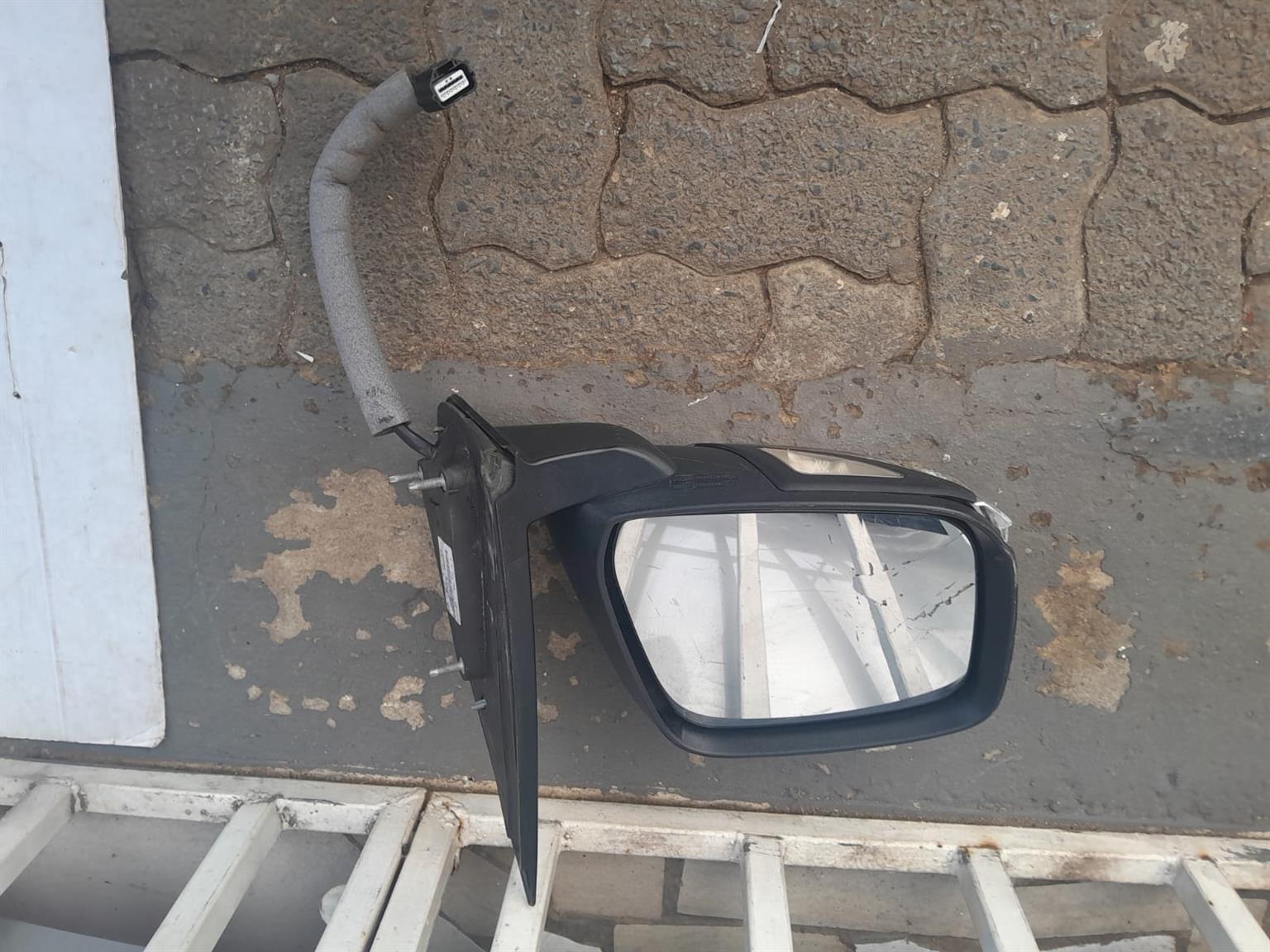 2007-2015 NISSAN NAVARA SIDE MIRRO FOR SALE - Private Seller