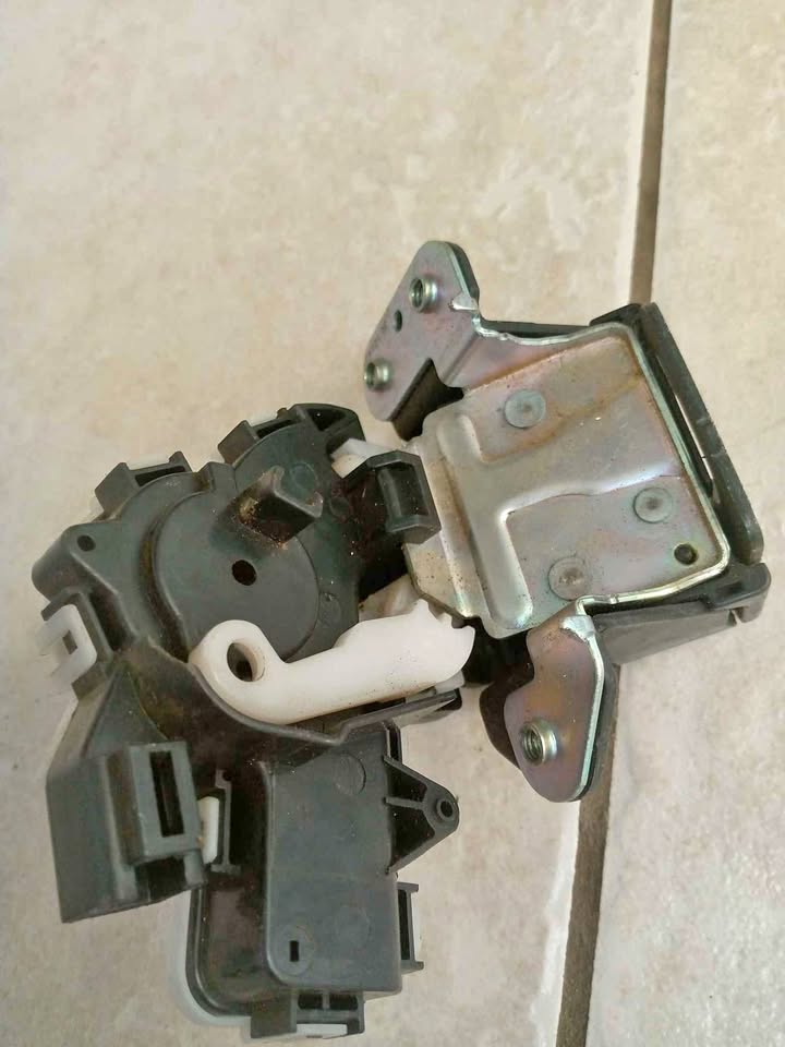 Mazda CX5 boot lock - Private Seller Mazda CX5 boot lock - Private Seller
