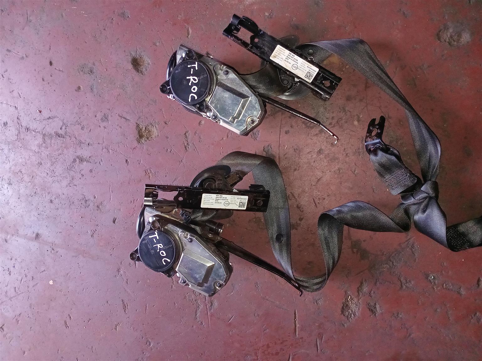 Vw Troc both seat belt - Private Seller Vw Troc both seat belt - Private Seller