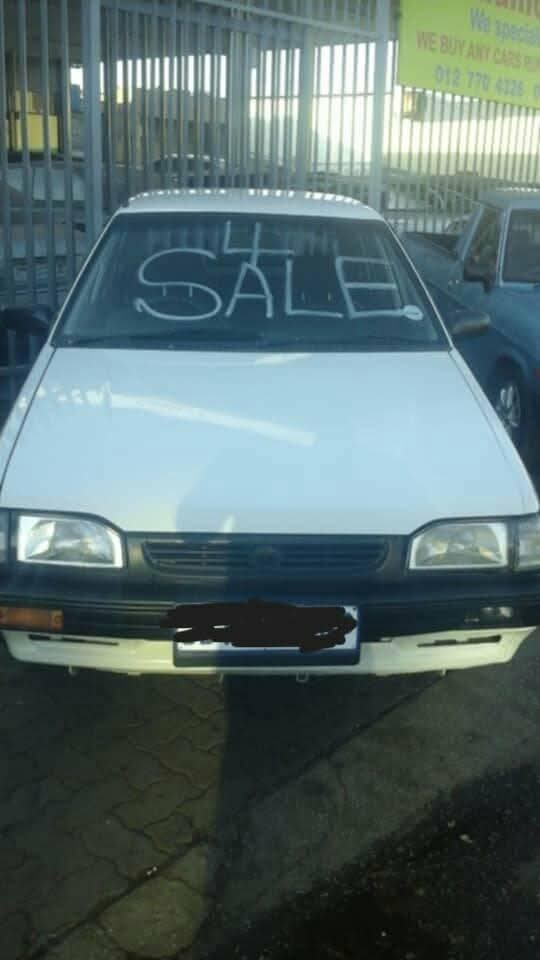 1996 MAZDA 323 HATCHBACK WHITE