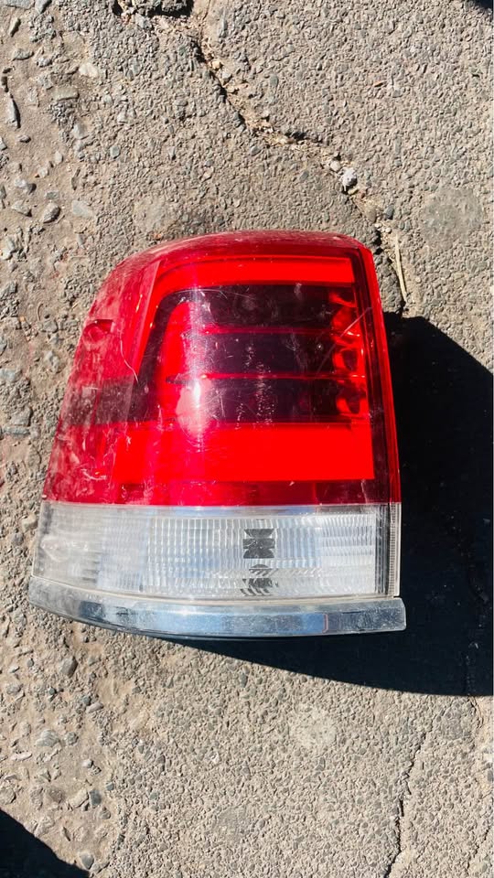 Toyota Land Cruiser 200 Series LED taillight 2016/20 - Private Seller Toyota Land Cruiser 200 Series LED taillight 2016/20 - Private Seller