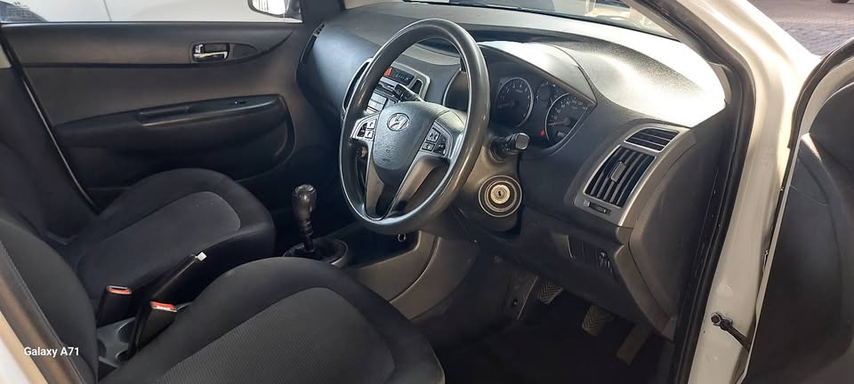 Hyundia i120 1.4 Manual petrol