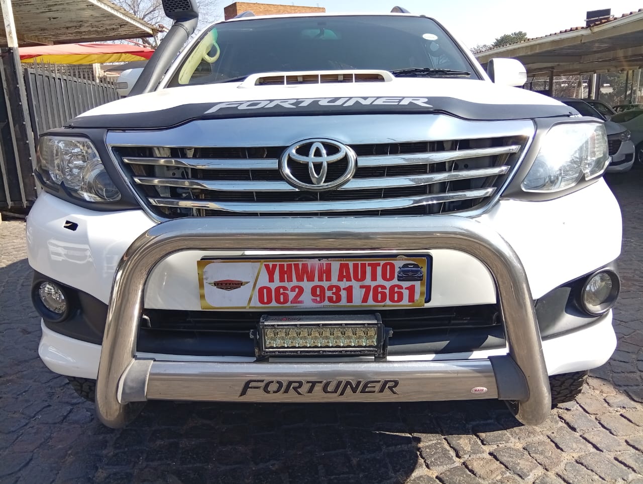 2015 Toyota Fortuner 4X4 3.0 SUV 7Seater D4D Diesel MINT Manual 165,000km Leathe