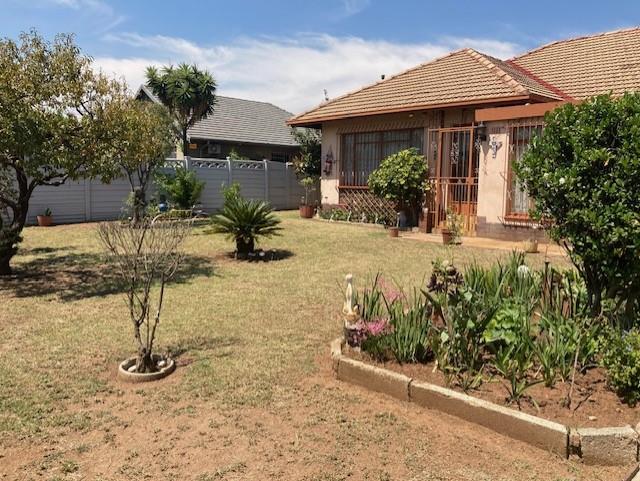 House For Sale in Roseacres