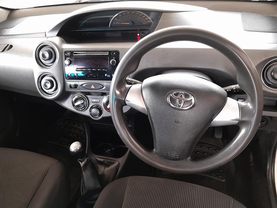 2020 TOYOTA ETIOS 1.5 HATCHBACK